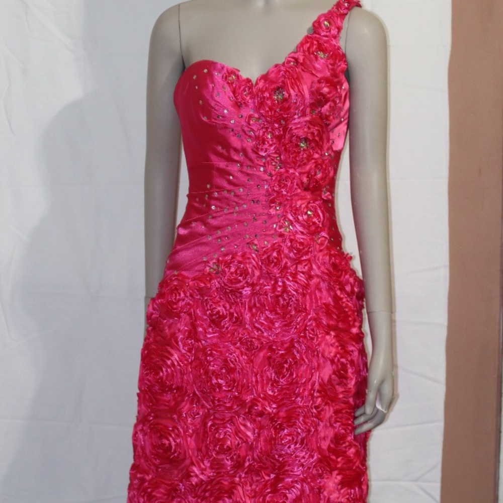 Dress - Picture 2 of 4